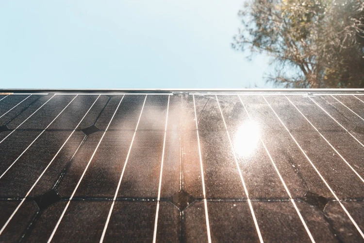 Knowing When to Replace or Upgrade Your Solar Panels⚡[Tips]