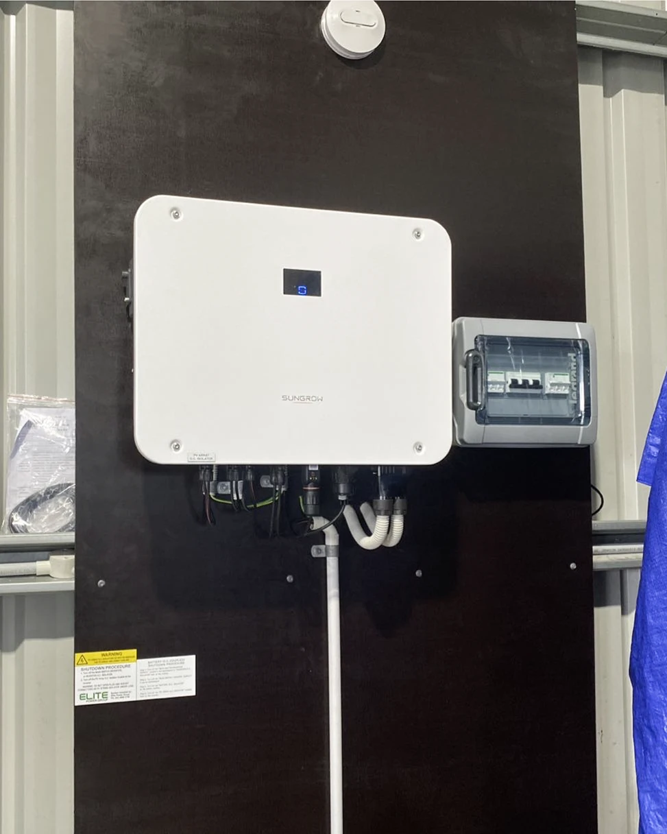 Sungrow three-phase hybrid solar inverter