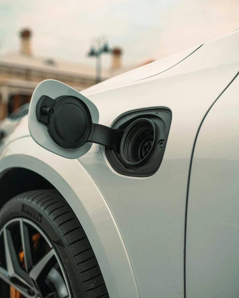 Electric vehicle charging port