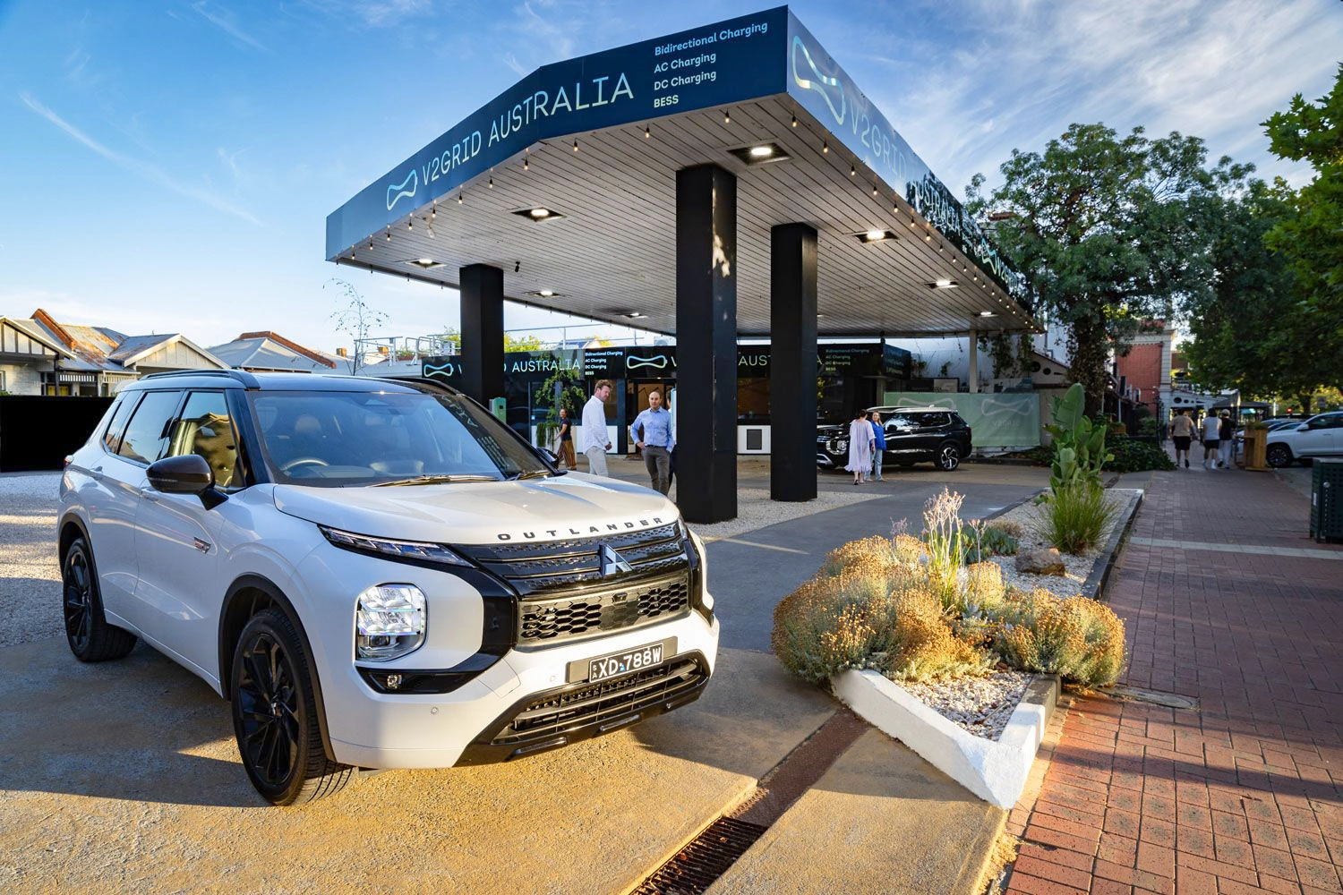 V2Grid and Mitsubishi bidirectional charging