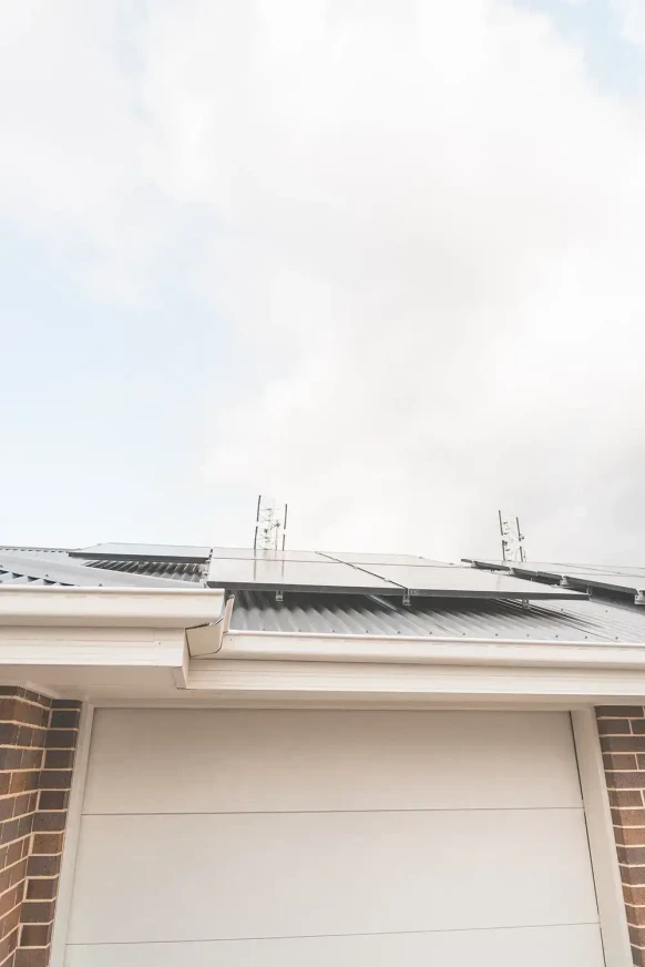 Rooftop solar panel array