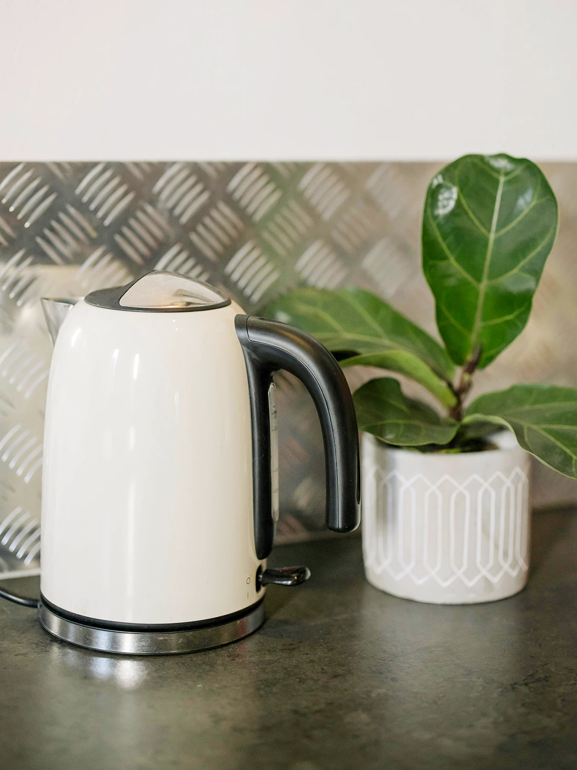 Home electric kettle