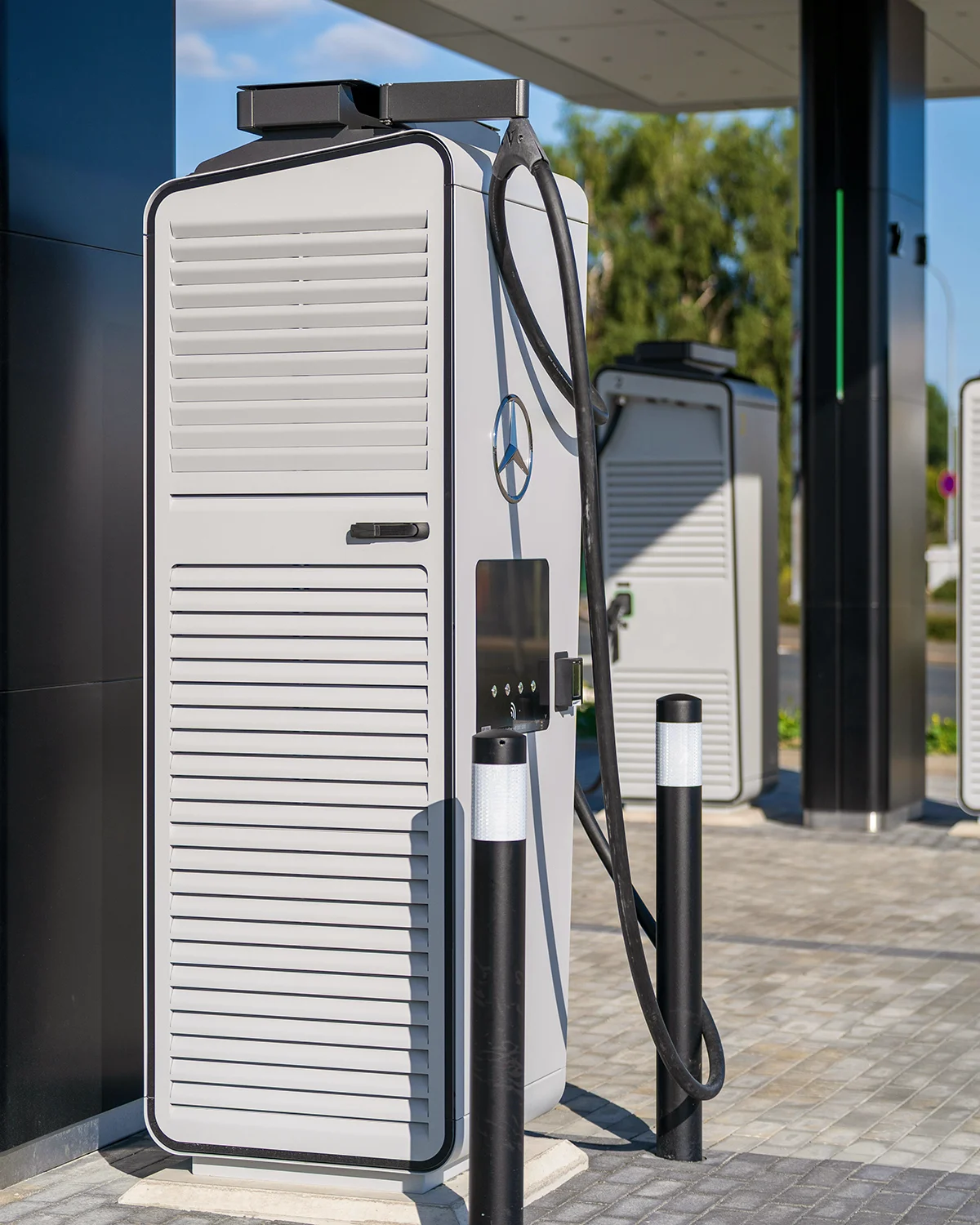Commercial electric vehicle charger Commercial electric vehicle charger
