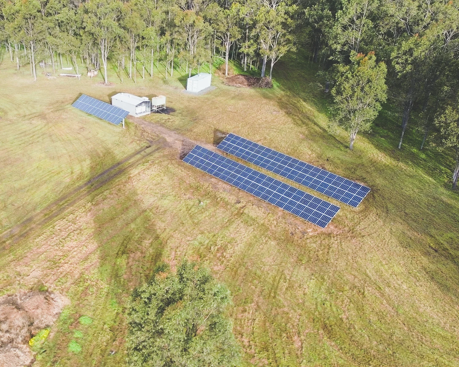 Ground mount solar panel array for off-grid system