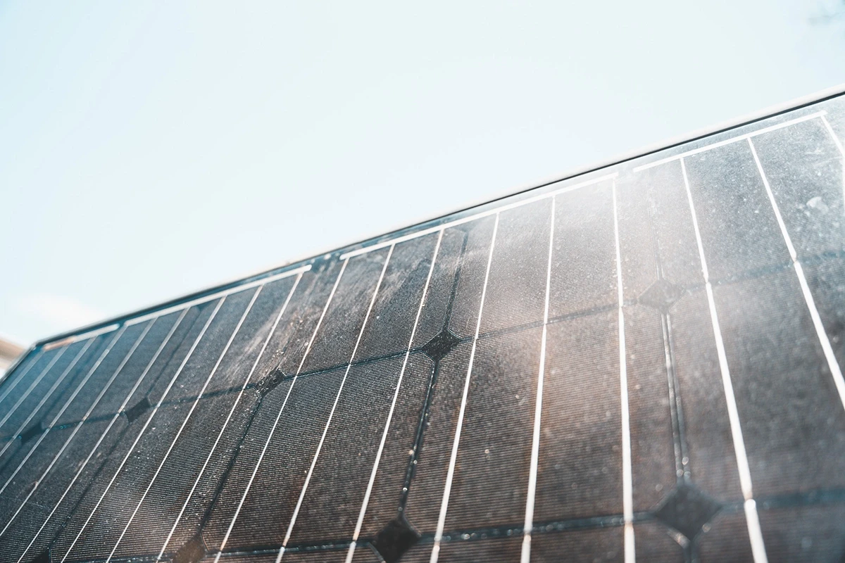 How to Clean Dirty Solar Panels DIY vs. Professional?⚡NSW